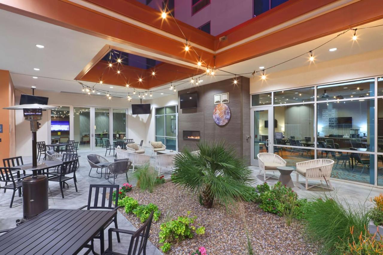 Hilton Garden Inn Chandler Downtown Ngoại thất bức ảnh