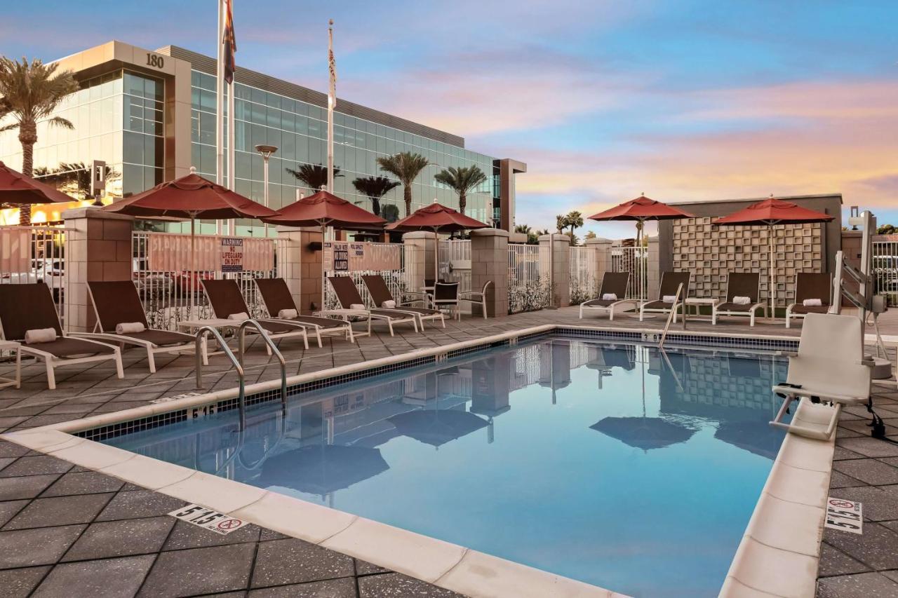 Hilton Garden Inn Chandler Downtown Ngoại thất bức ảnh